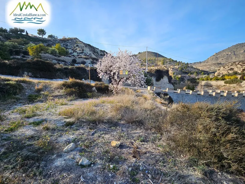 Urban building plot à Relleu - 2