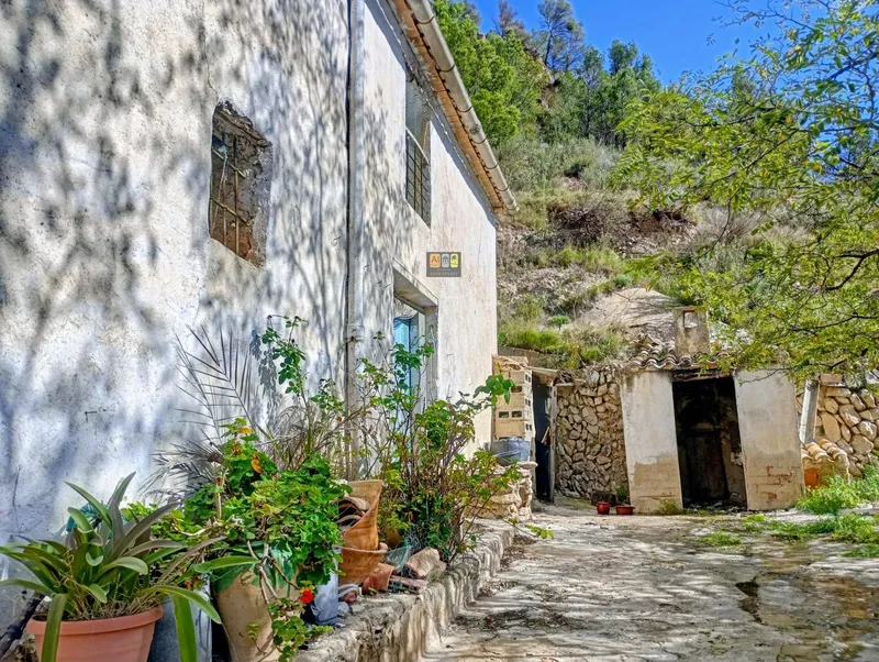 Plot in Relleu - 10