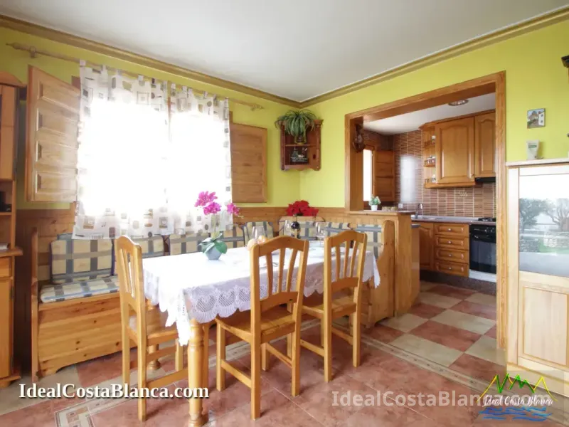 Villa with pool for sale in Confrides - 19