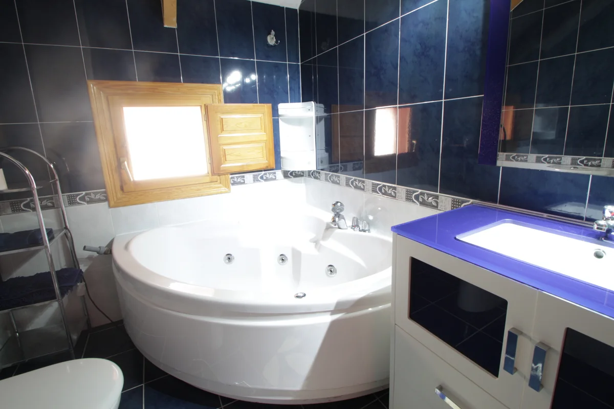 Villa with pool for sale in Confrides - 47