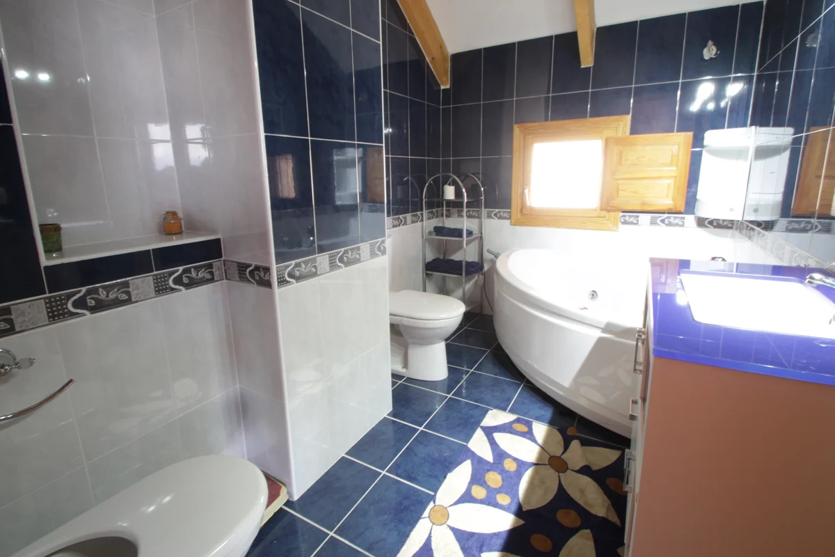 Villa with pool for sale in Confrides - 46