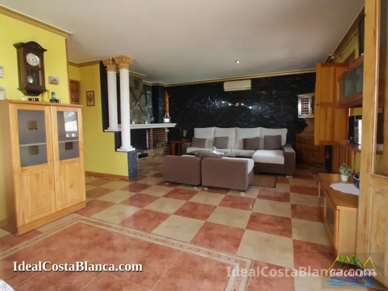 Villa with pool for sale in Confrides - 16