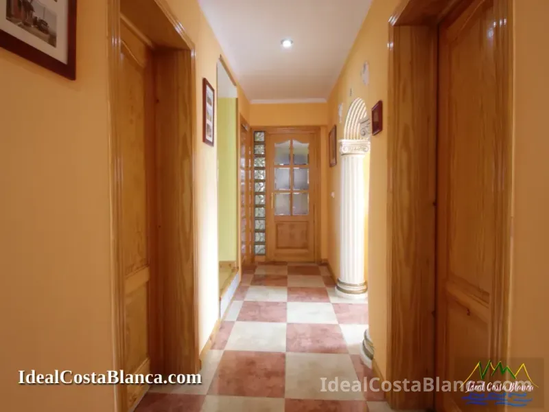 Villa with pool for sale in Confrides - 12