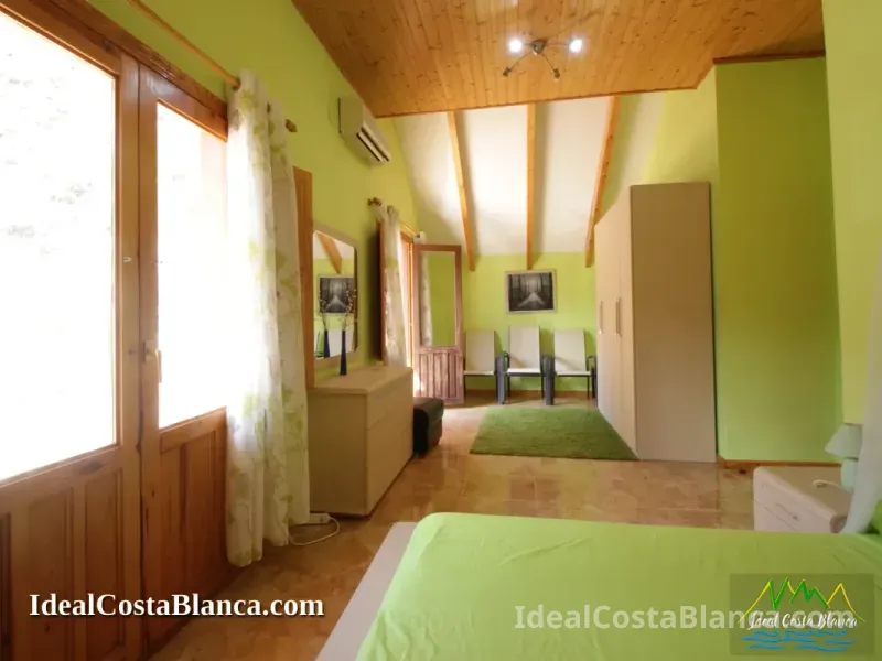 Villa with pool for sale in Confrides - 32