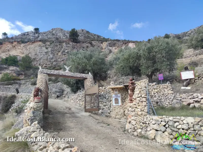 Villa with pool for sale in Confrides - 63