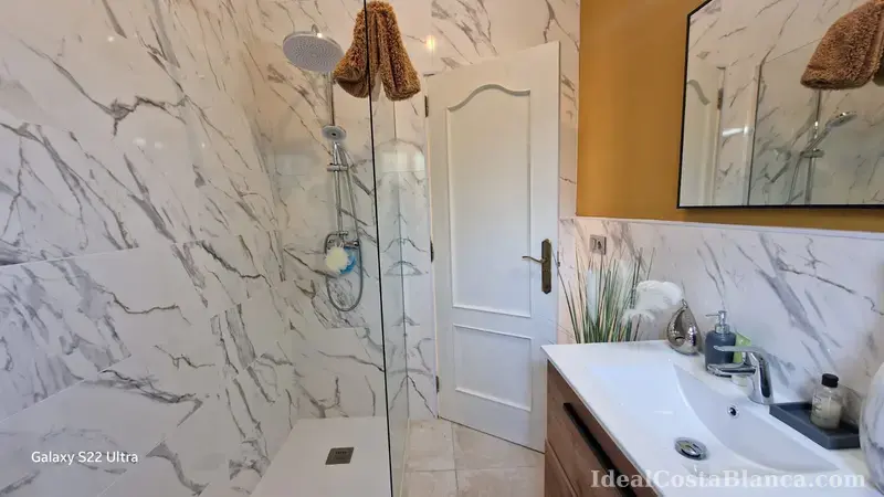 Villa with private pool for sale. - 35
