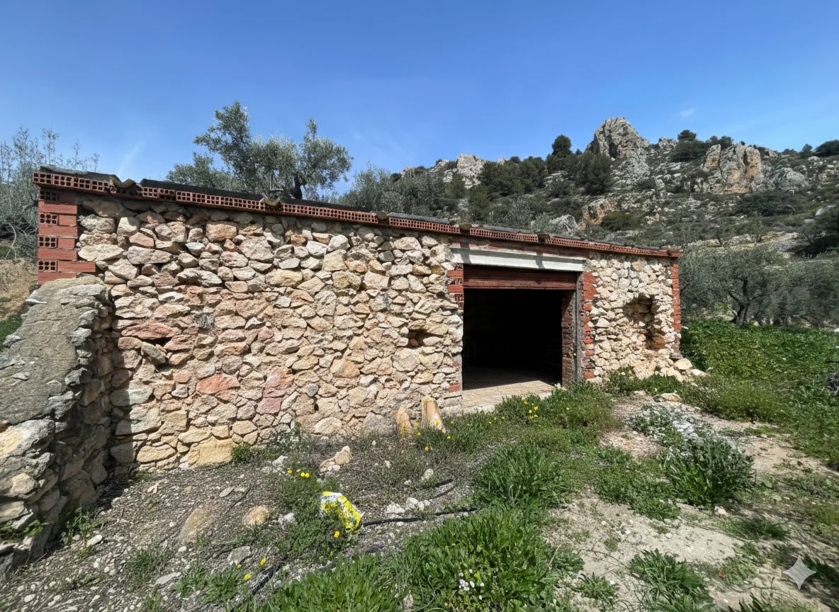 Casita de piedra en Confrides - 3