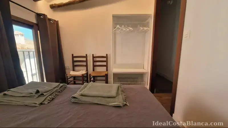 Maison de village rénovée à Confrides - 15