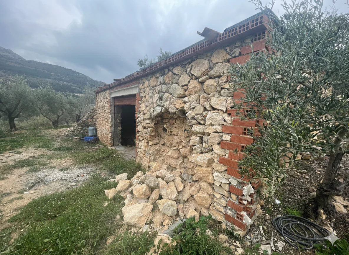 Casita de piedra en Confrides - 4