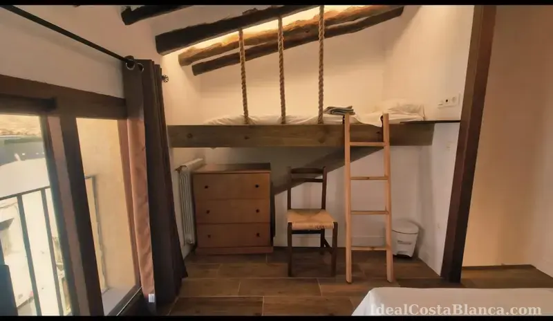 Maison de village rénovée à Confrides - 8