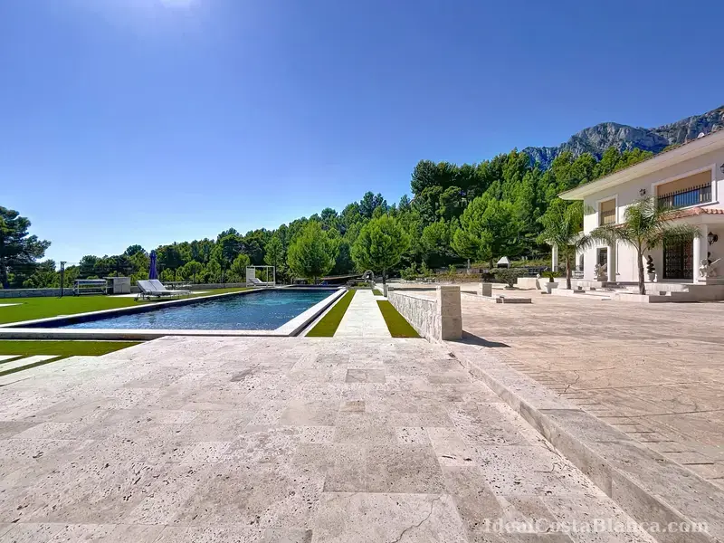 Luxury villa in Guadalest - 16
