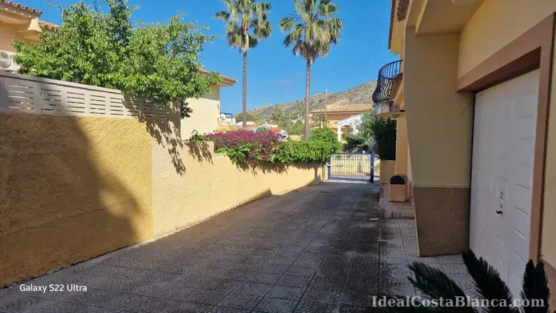 Villa with private pool for sale. - 12