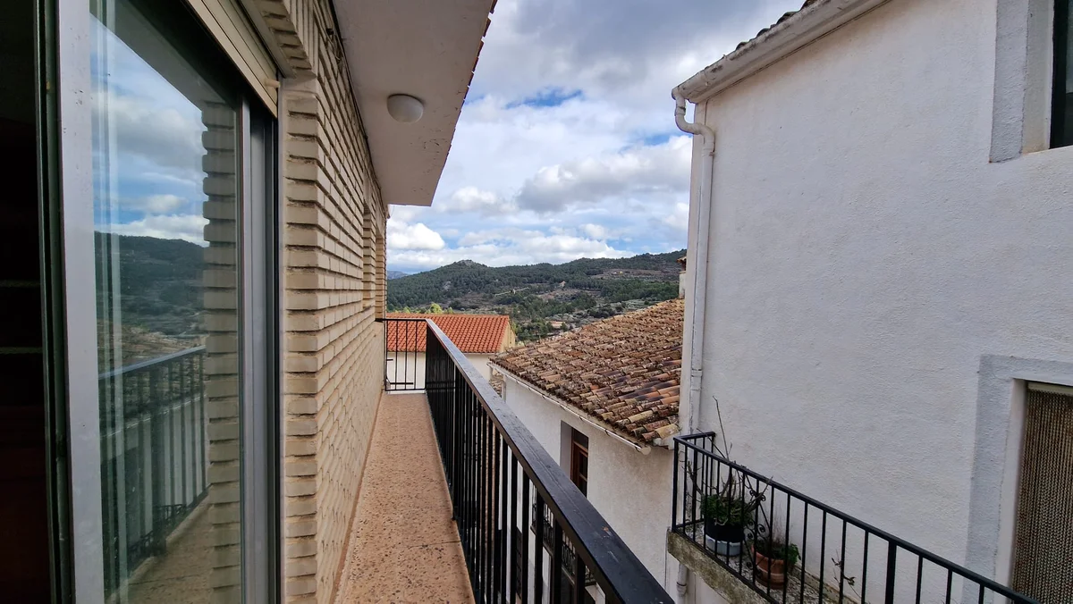 Maison de village à Confrides. Location longue durée. - 2