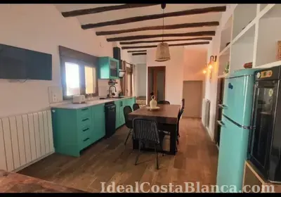 Maison de village rénovée à Confrides