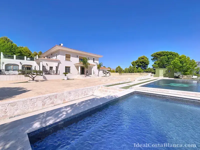 Luxury villa in Guadalest - 10