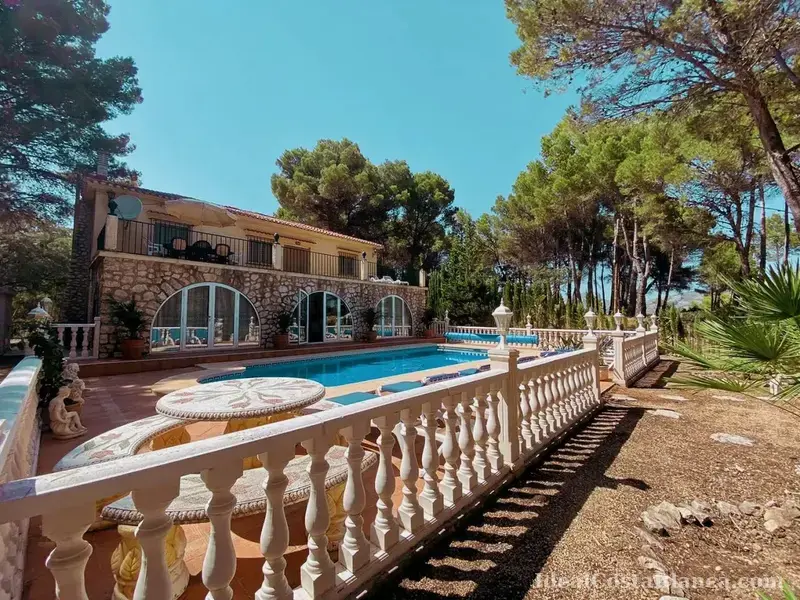 Landhaus mit privatem Pool - 1