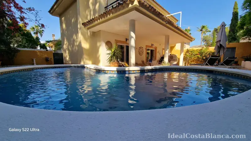 Villa with private pool for sale. - 1