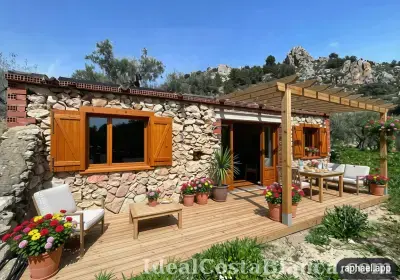 Petite maison en pierre à Confrides