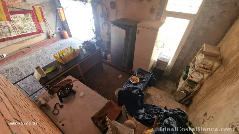 Une superbe opportunité à Confrides ! Entrepôt / Local  - 9