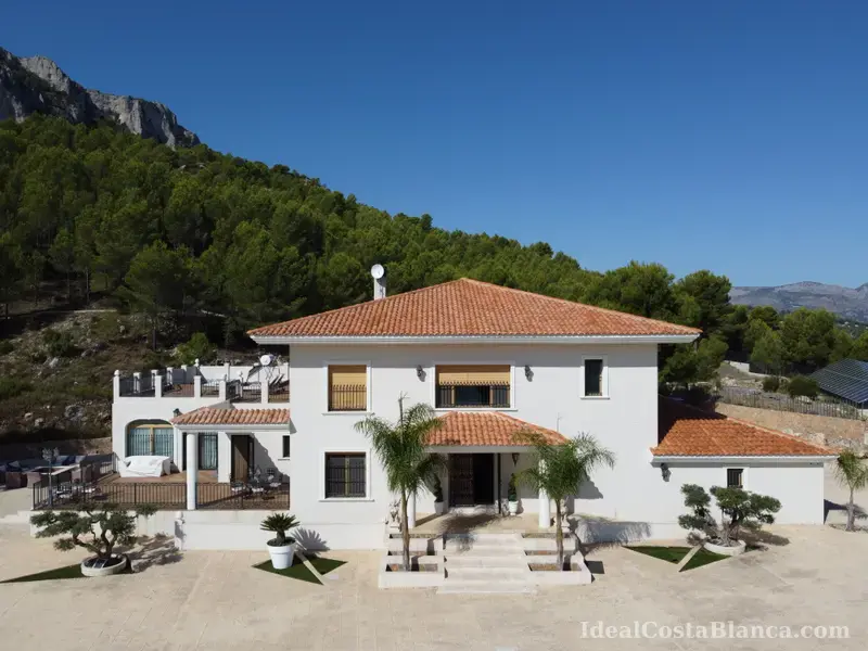 Luxury villa in Guadalest - 12